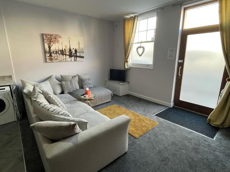 The Print Room, 1 Bedroom Ground Floor Apartment 卡莱尔 外观 照片